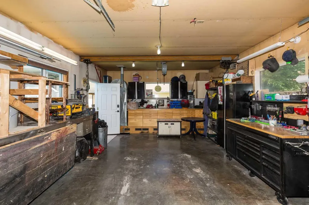 2123 16 Avenue Coaldale AB T1M 1J9