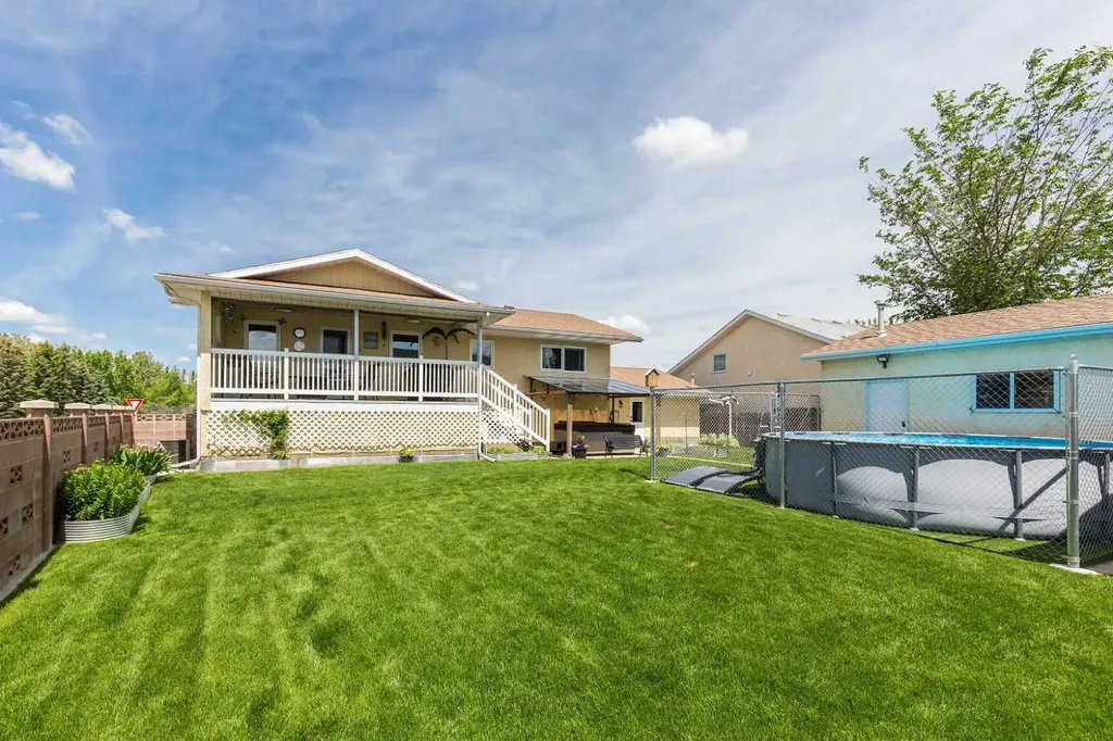 2123 16 Avenue Coaldale AB T1M 1J9
