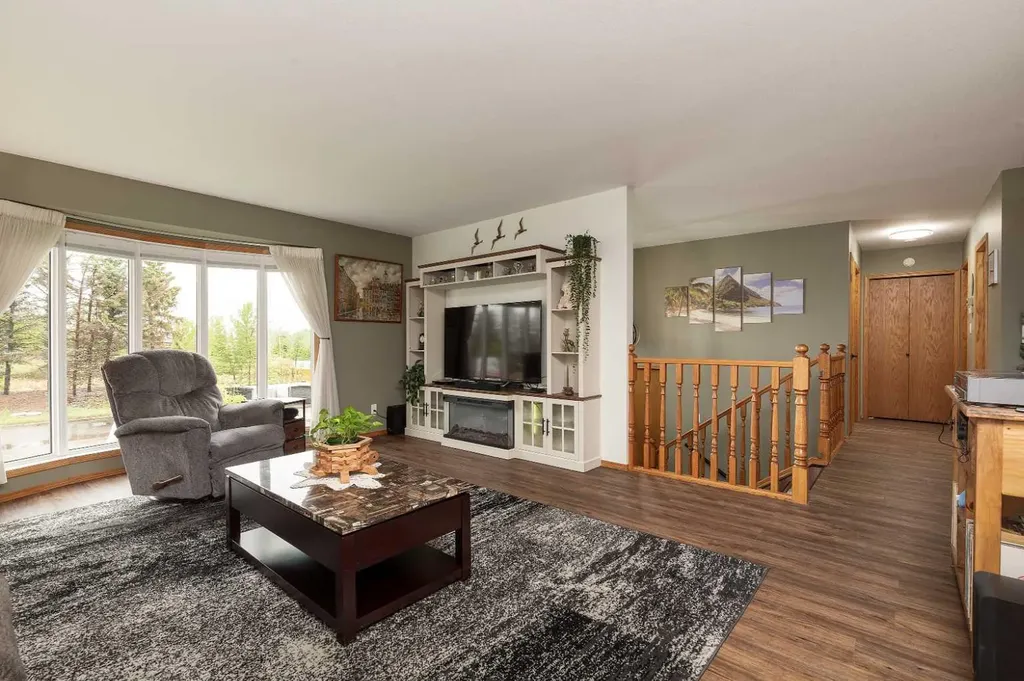 2123 16 Avenue Coaldale AB T1M 1J9