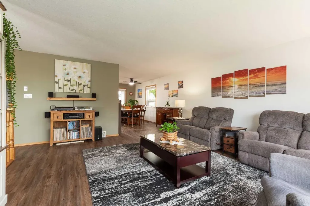 2123 16 Avenue Coaldale AB T1M 1J9