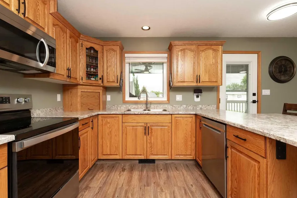 2123 16 Avenue Coaldale AB T1M 1J9