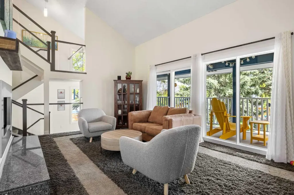 11 Stradwick Way SW Calgary AB T3H 1K1
