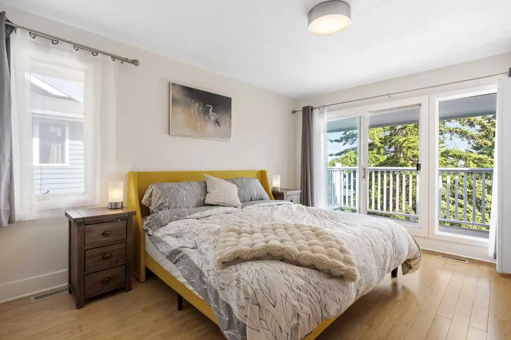 11 Stradwick Way SW Calgary AB T3H 1K1
