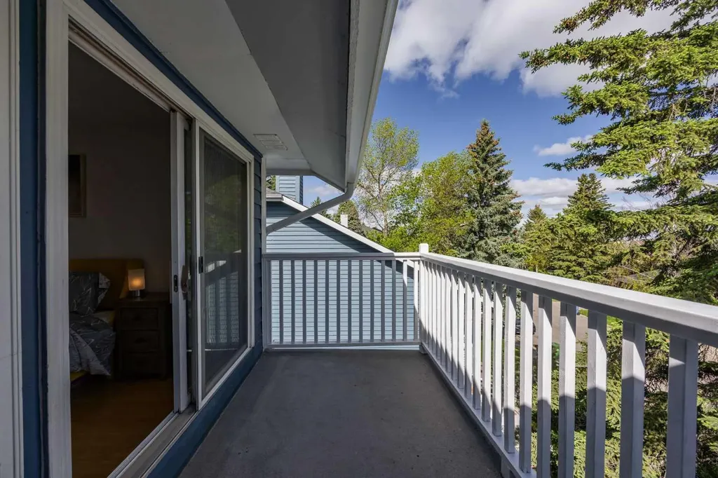 11 Stradwick Way SW Calgary AB T3H 1K1