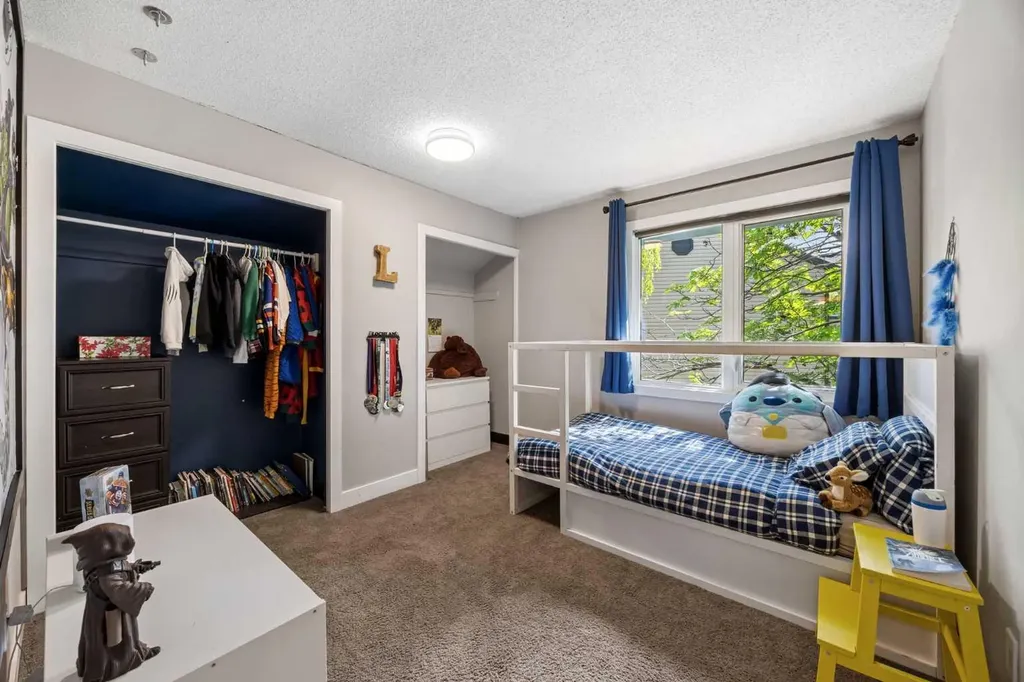 11 Stradwick Way SW Calgary AB T3H 1K1