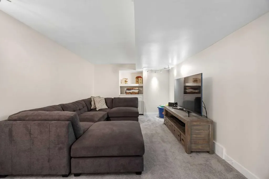 11 Stradwick Way SW Calgary AB T3H 1K1