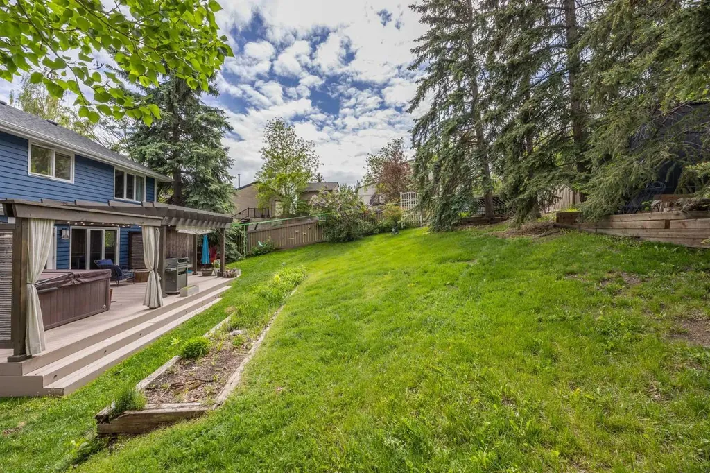 11 Stradwick Way SW Calgary AB T3H 1K1