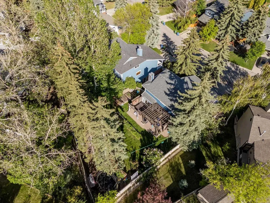 11 Stradwick Way SW Calgary AB T3H 1K1