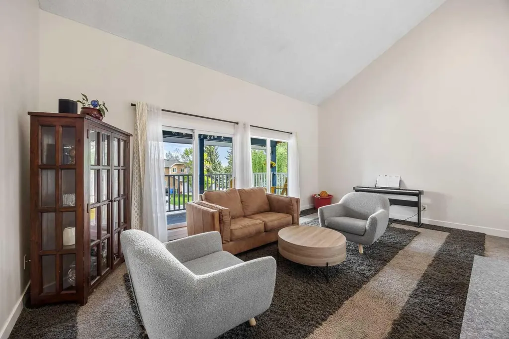 11 Stradwick Way SW Calgary AB T3H 1K1