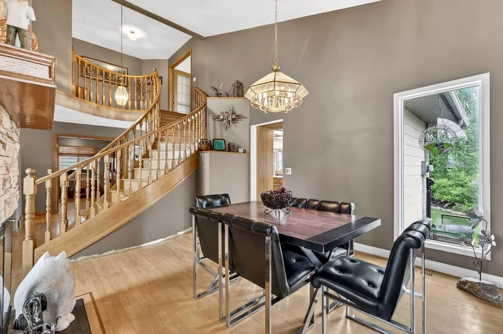1387 Sunwood Road SE Calgary AB T2X 2L5