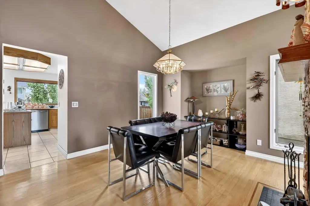 1387 Sunwood Road SE Calgary AB T2X 2L5