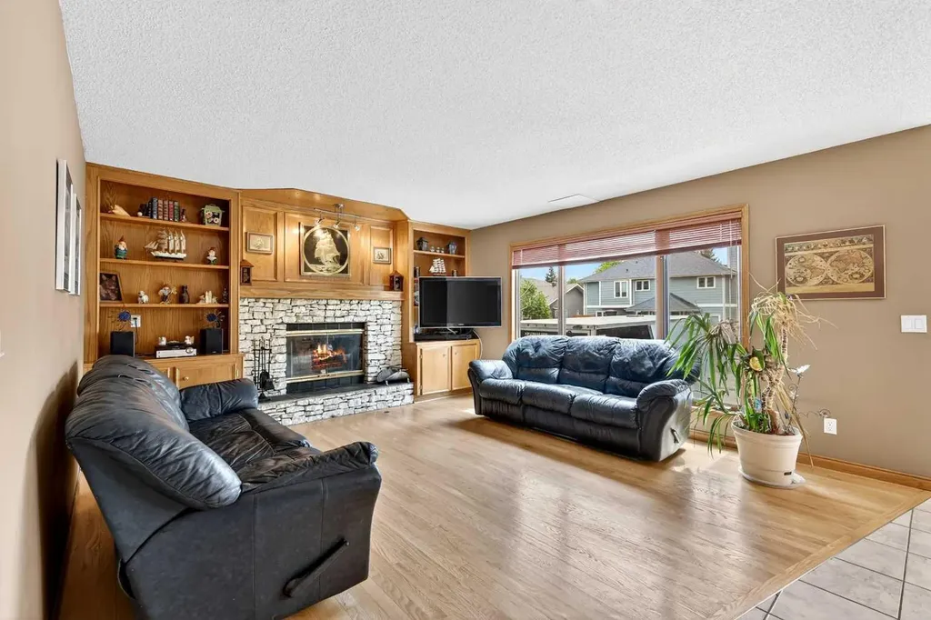1387 Sunwood Road SE Calgary AB T2X 2L5