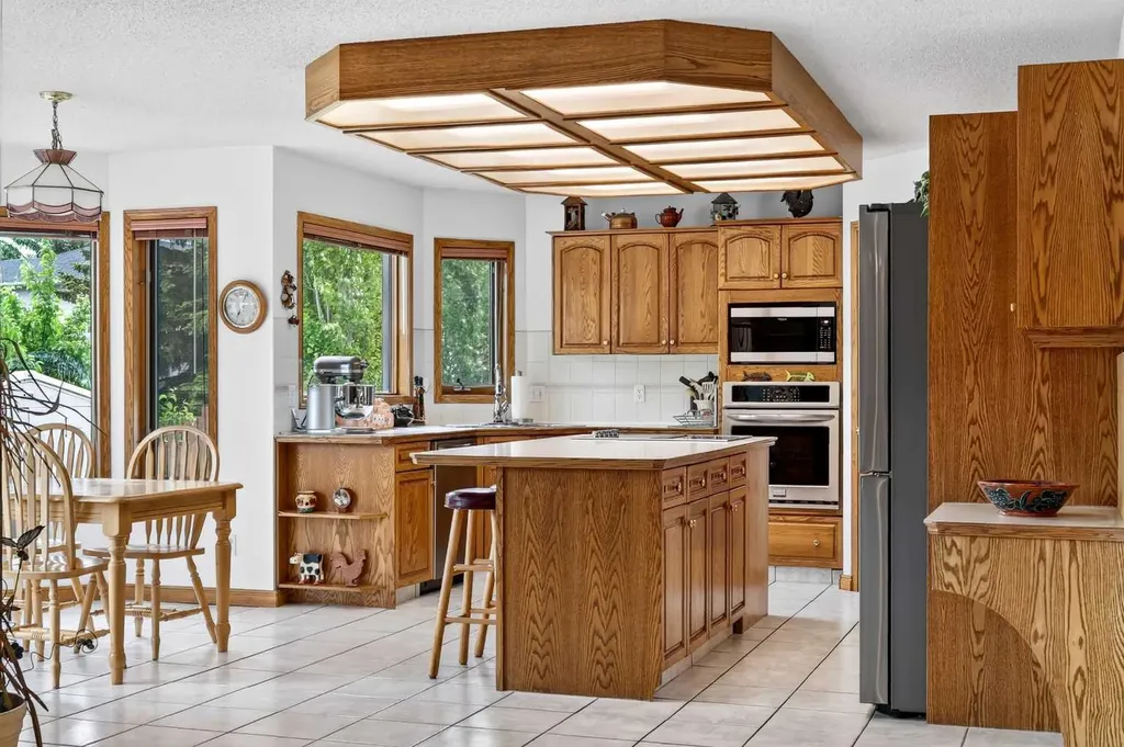 1387 Sunwood Road SE Calgary AB T2X 2L5