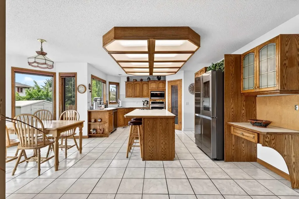 1387 Sunwood Road SE Calgary AB T2X 2L5