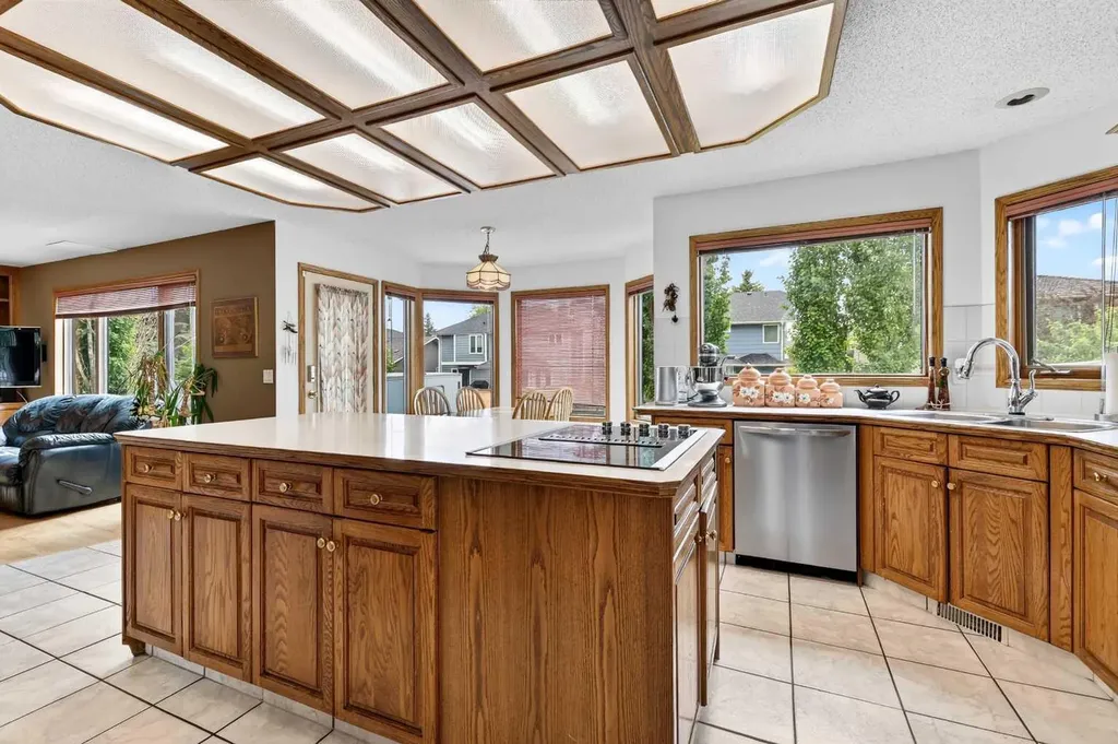 1387 Sunwood Road SE Calgary AB T2X 2L5