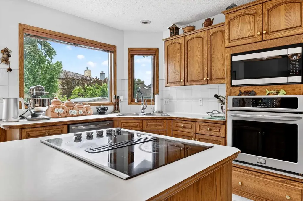 1387 Sunwood Road SE Calgary AB T2X 2L5