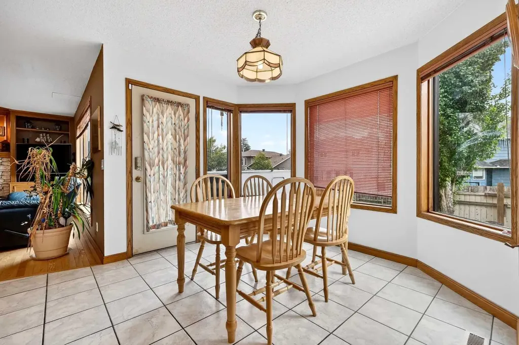 1387 Sunwood Road SE Calgary AB T2X 2L5