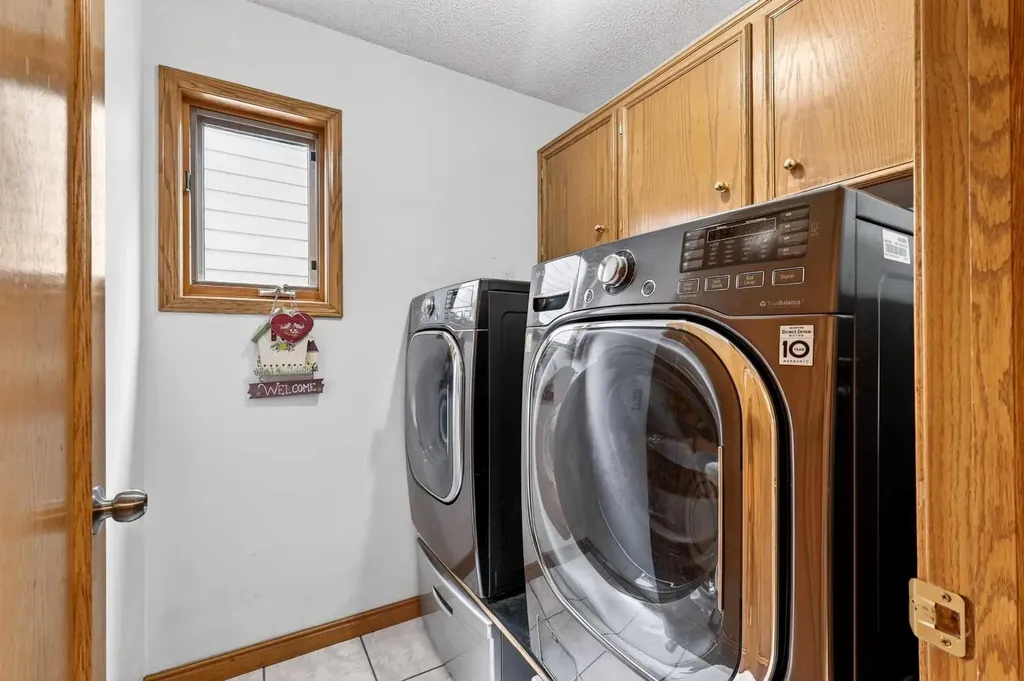 1387 Sunwood Road SE Calgary AB T2X 2L5