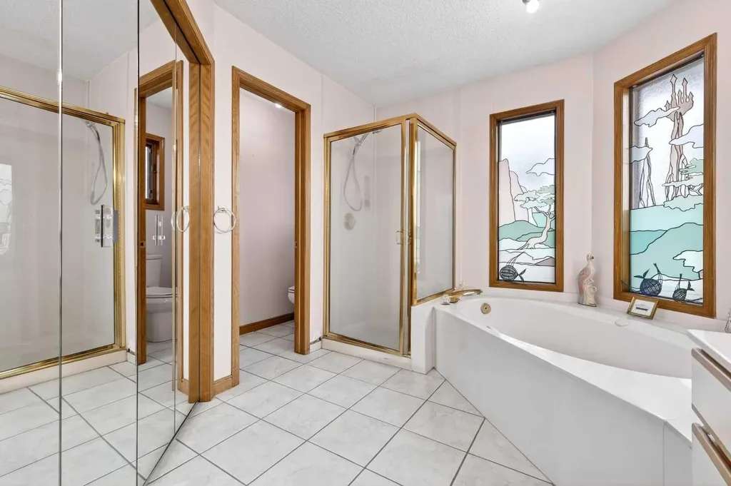 1387 Sunwood Road SE Calgary AB T2X 2L5