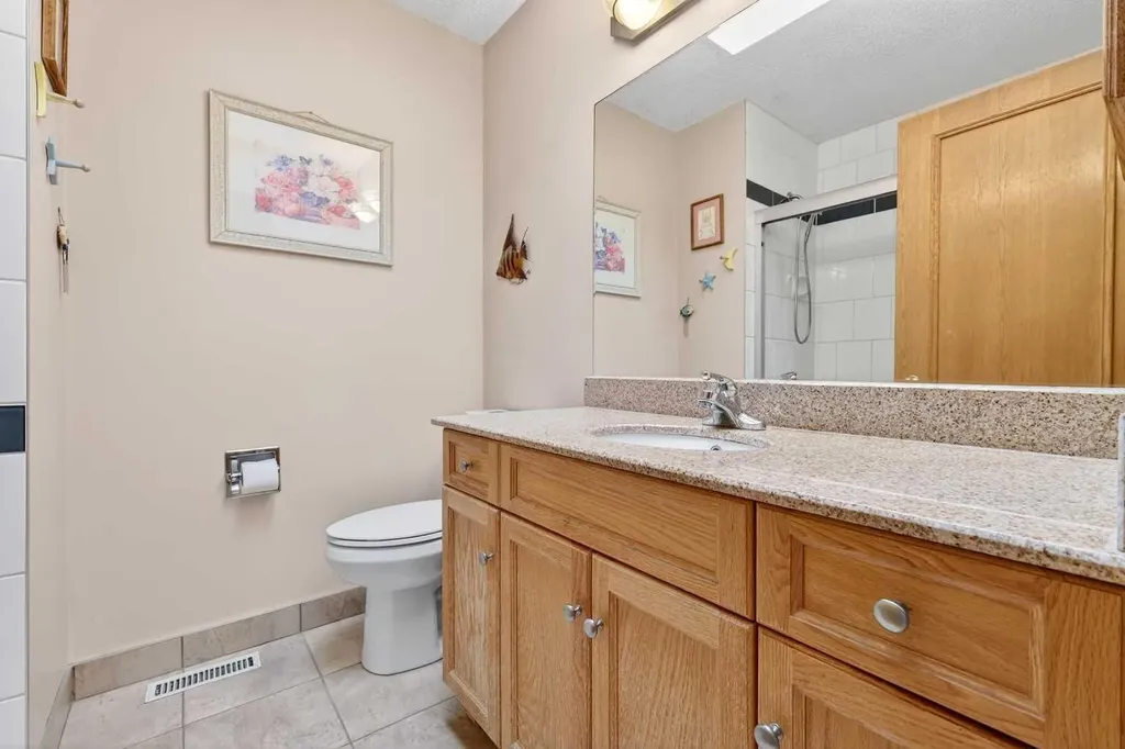 1387 Sunwood Road SE Calgary AB T2X 2L5