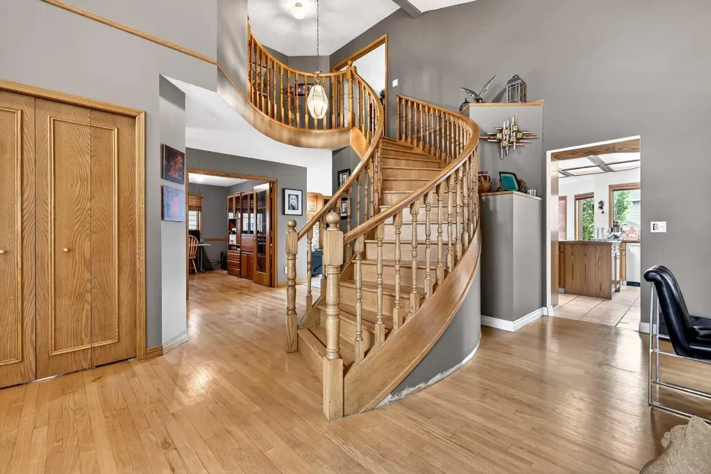 1387 Sunwood Road SE Calgary AB T2X 2L5