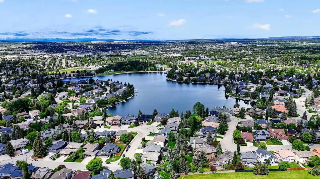 1387 Sunwood Road SE Calgary AB T2X 2L5
