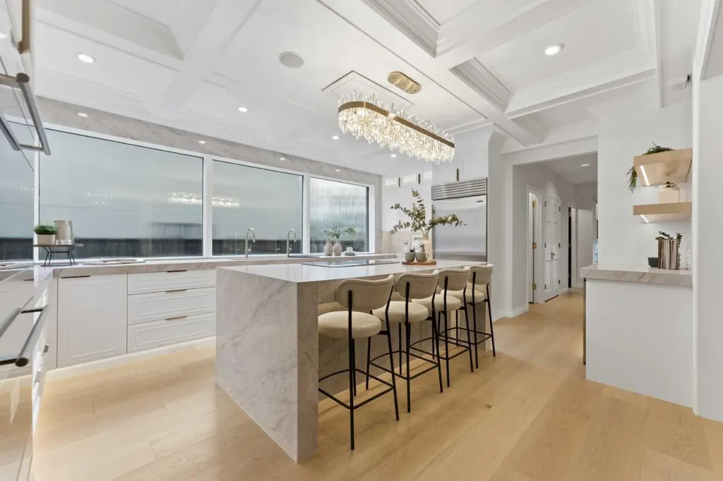 79 Bel-aire Place SW Calgary AB T2V 2C3