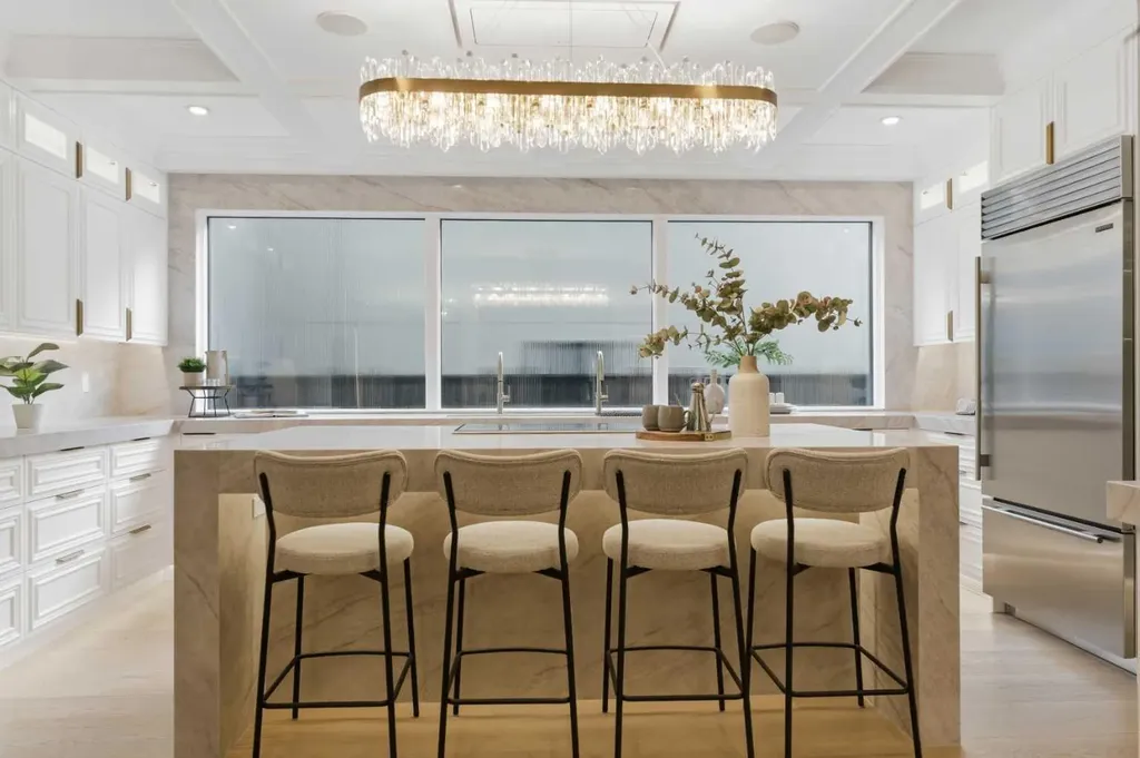 79 Bel-aire Place SW Calgary AB T2V 2C3