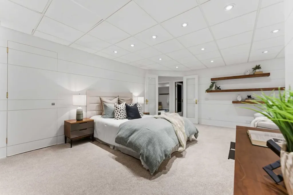 79 Bel-aire Place SW Calgary AB T2V 2C3