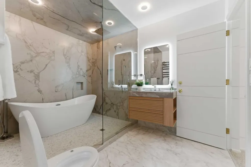 79 Bel-aire Place SW Calgary AB T2V 2C3