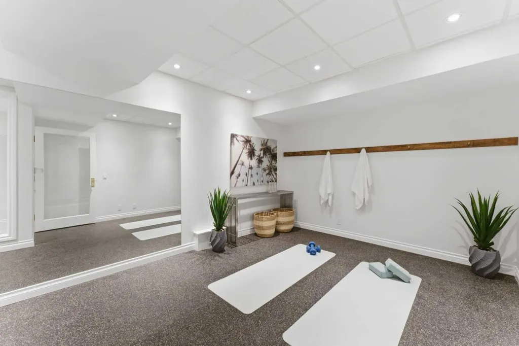 79 Bel-aire Place SW Calgary AB T2V 2C3