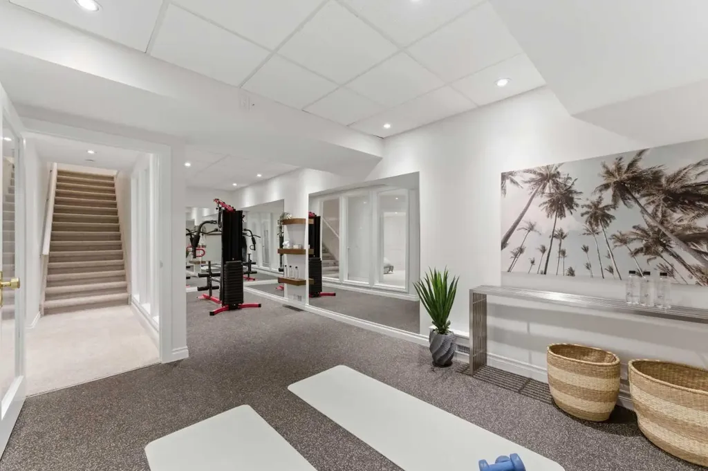 79 Bel-aire Place SW Calgary AB T2V 2C3