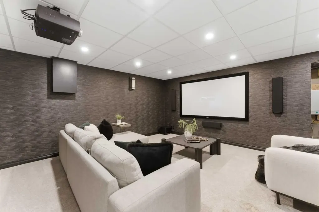79 Bel-aire Place SW Calgary AB T2V 2C3