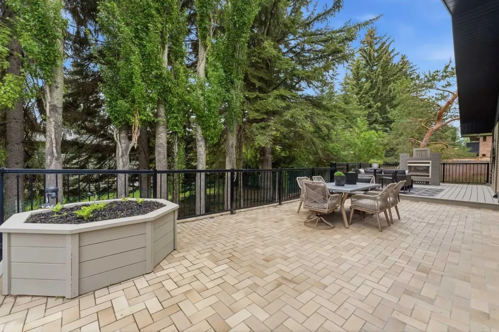 79 Bel-aire Place SW Calgary AB T2V 2C3