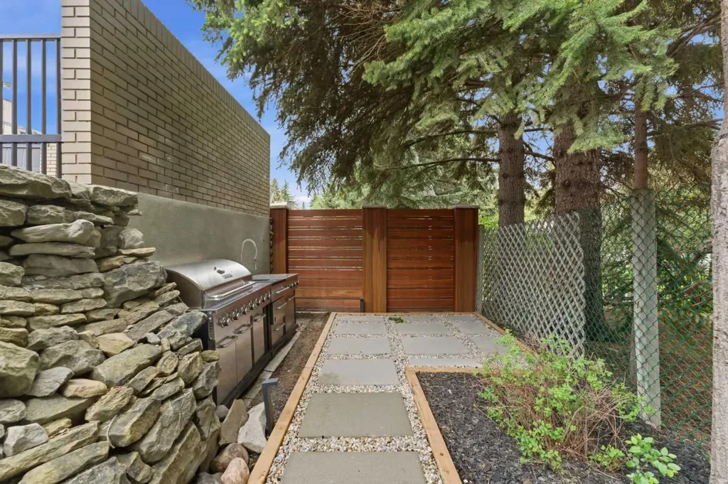 79 Bel-aire Place SW Calgary AB T2V 2C3
