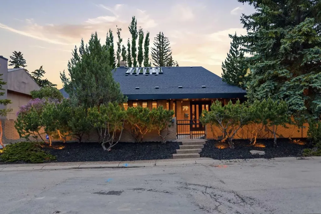 79 Bel-aire Place SW Calgary AB T2V 2C3
