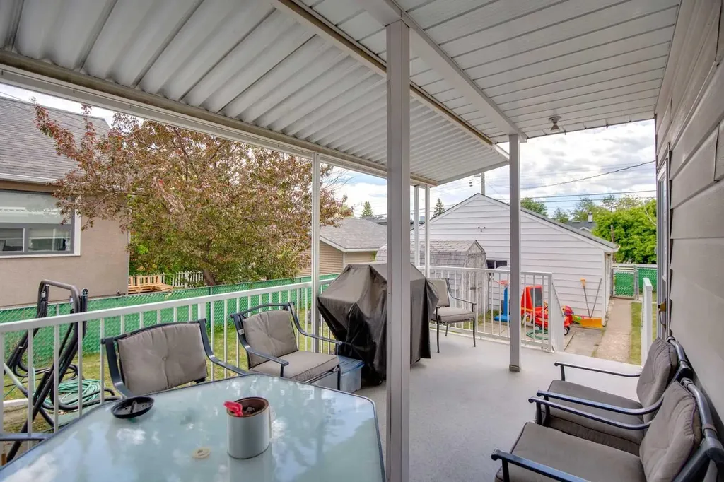 833 20 Avenue NW Calgary AB T2M 1E4
