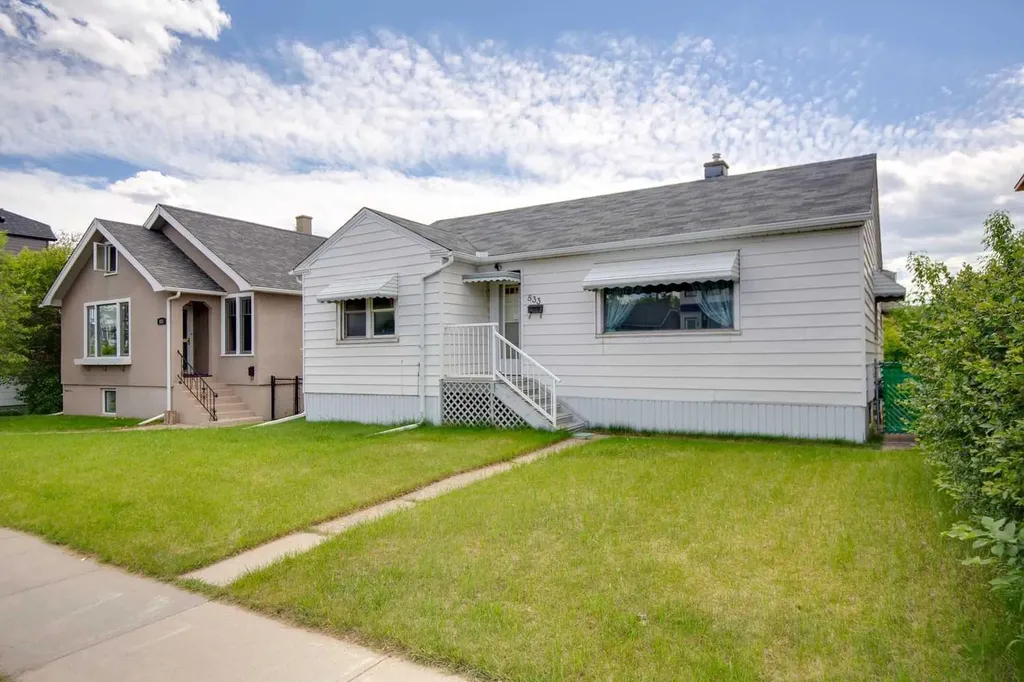 833 20 Avenue NW Calgary AB T2M 1E4