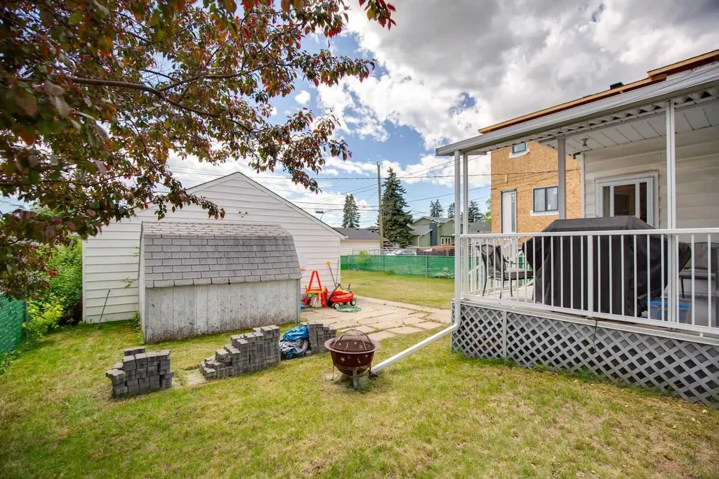 833 20 Avenue NW Calgary AB T2M 1E4