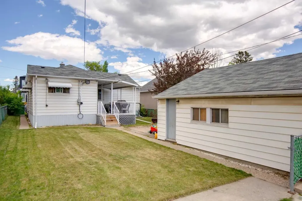 833 20 Avenue NW Calgary AB T2M 1E4