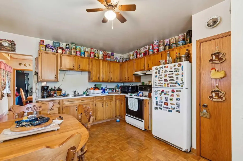 833 20 Avenue NW Calgary AB T2M 1E4