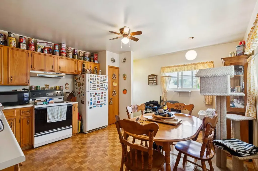 833 20 Avenue NW Calgary AB T2M 1E4