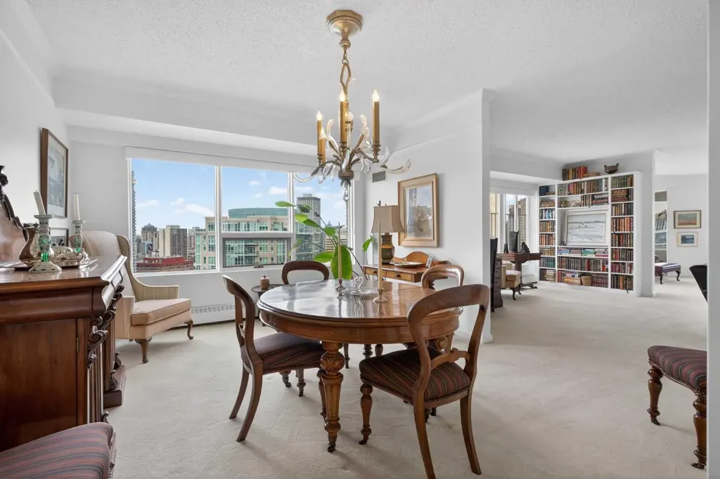 720 13 Avenue SW Calgary AB T2R1M5