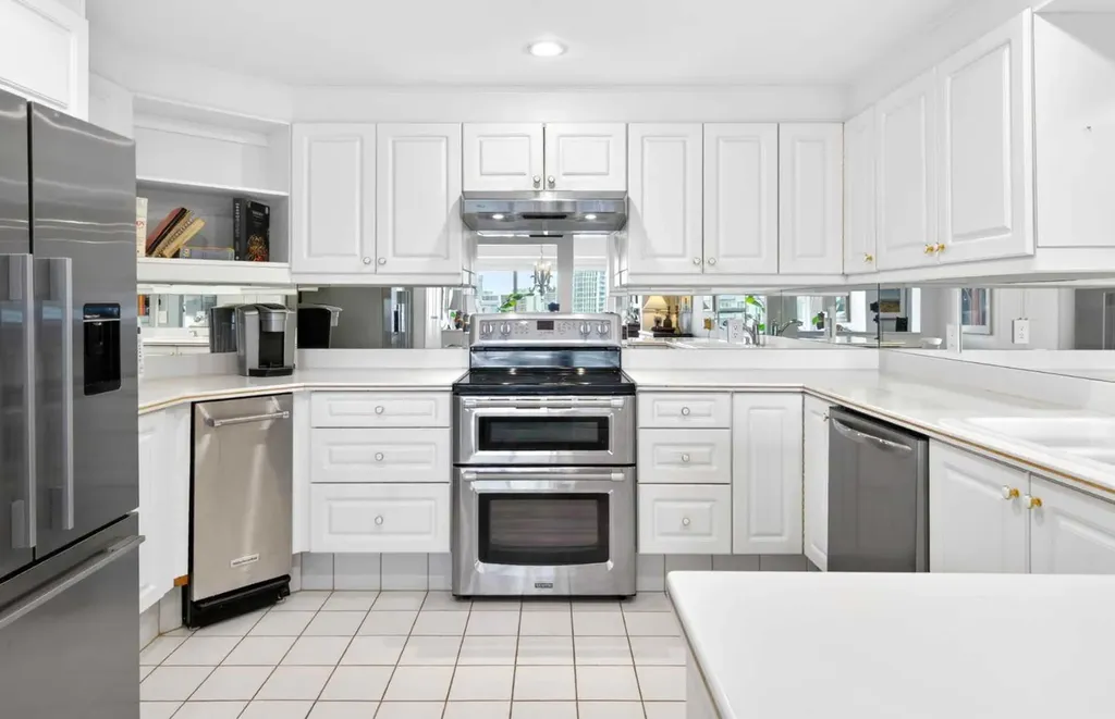 720 13 Avenue SW Calgary AB T2R1M5