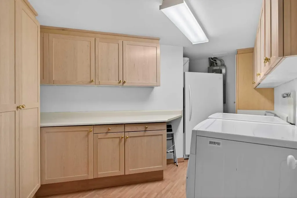 720 13 Avenue SW Calgary AB T2R1M5