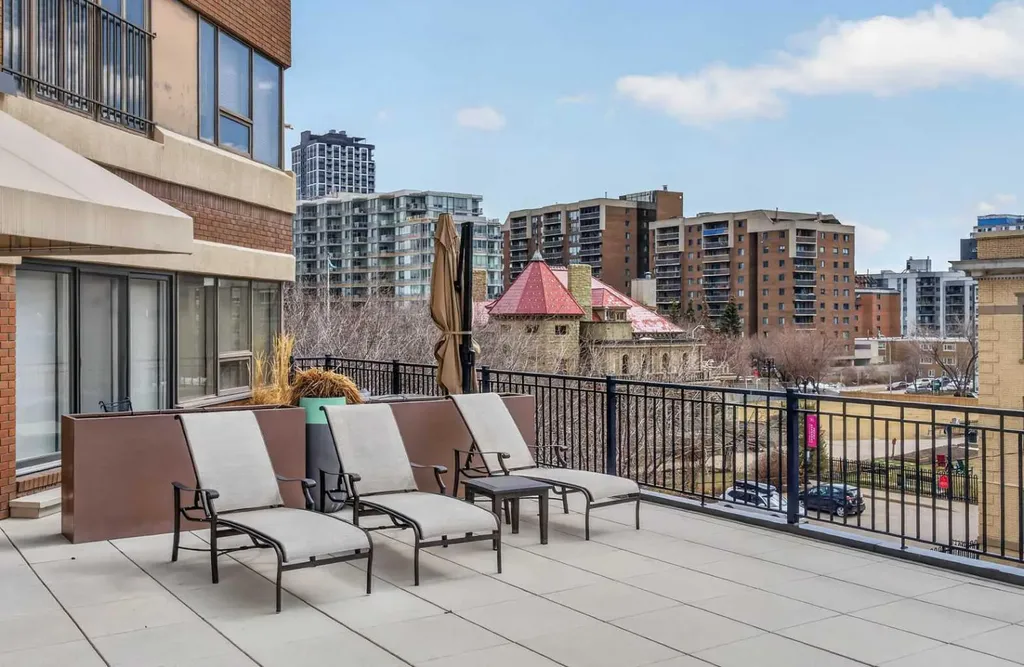 720 13 Avenue SW Calgary AB T2R1M5