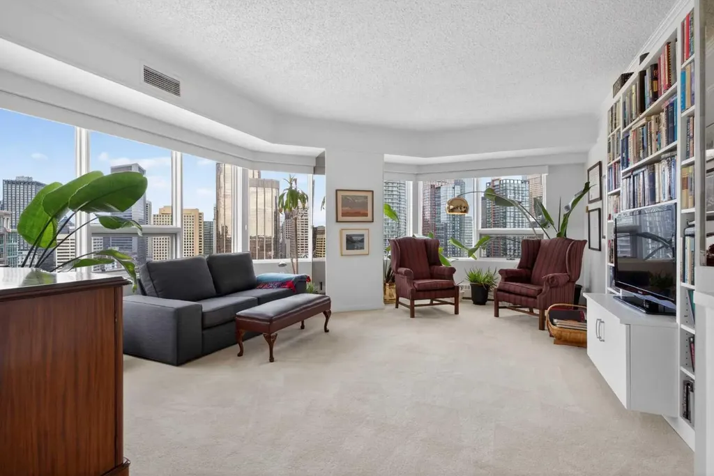 720 13 Avenue SW Calgary AB T2R1M5