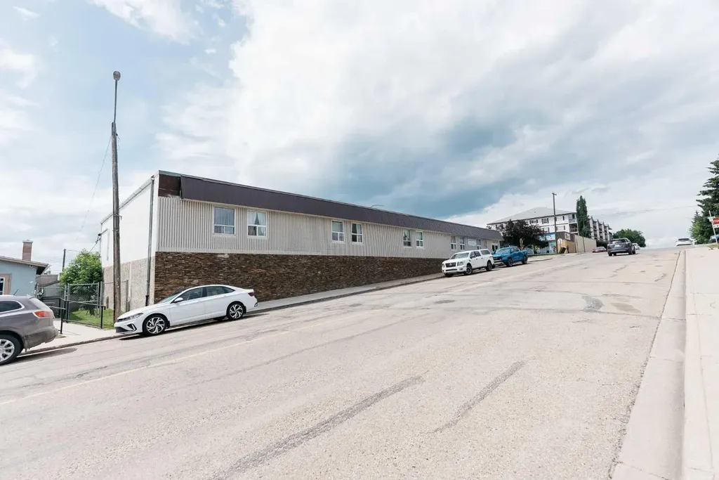 4940 49 Street Rocky Mountain House AB T4T 1B6
