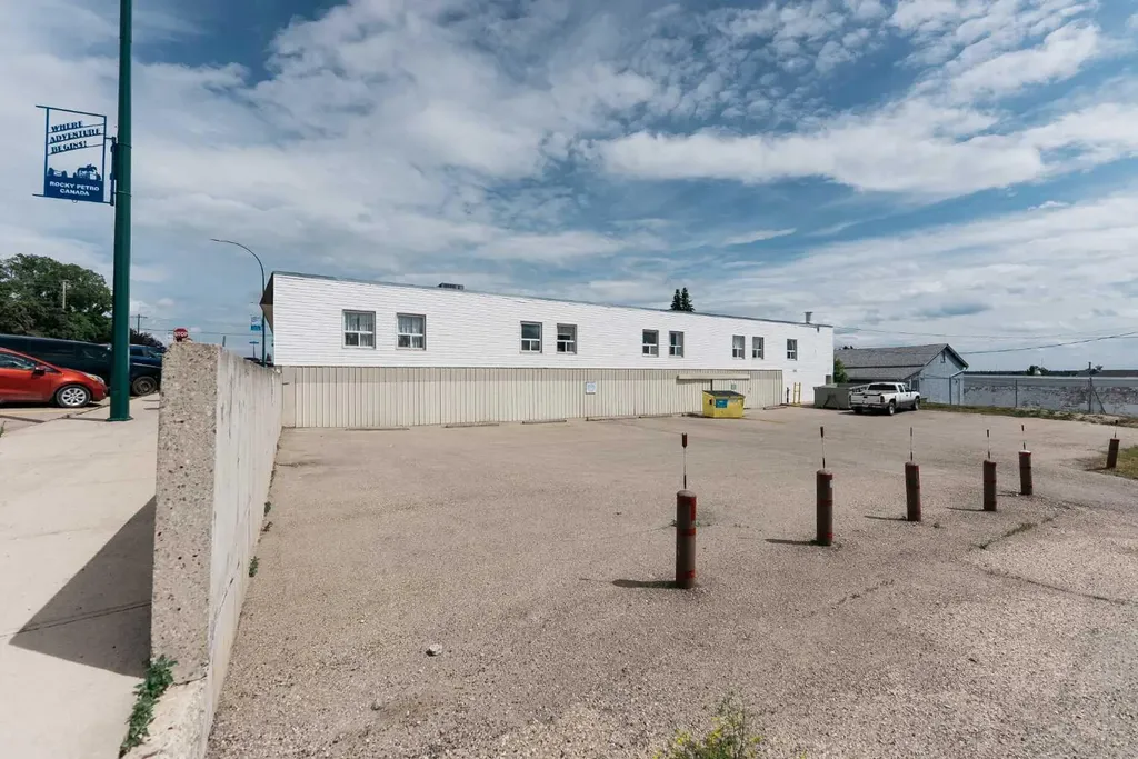 4940 49 Street Rocky Mountain House AB T4T 1B6
