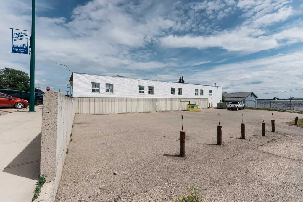 4940 49 Street Rocky Mountain House AB T4T 1B6